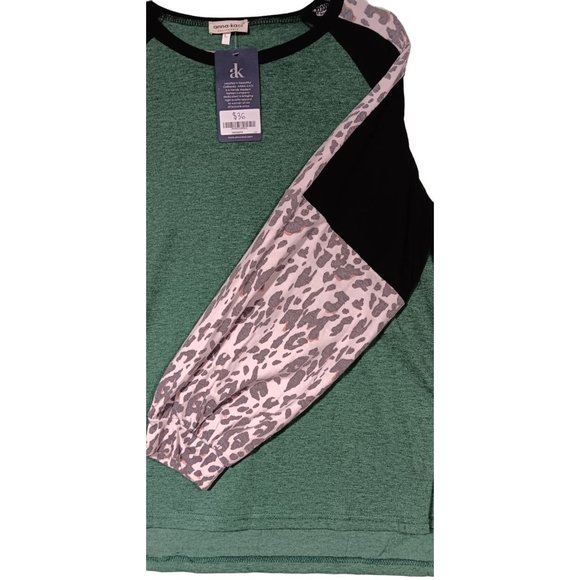 Anna Kaci Long Sleeve Evergreen with Pink & Black Leopard Sleeve Size Small - Picture 3 of 7
